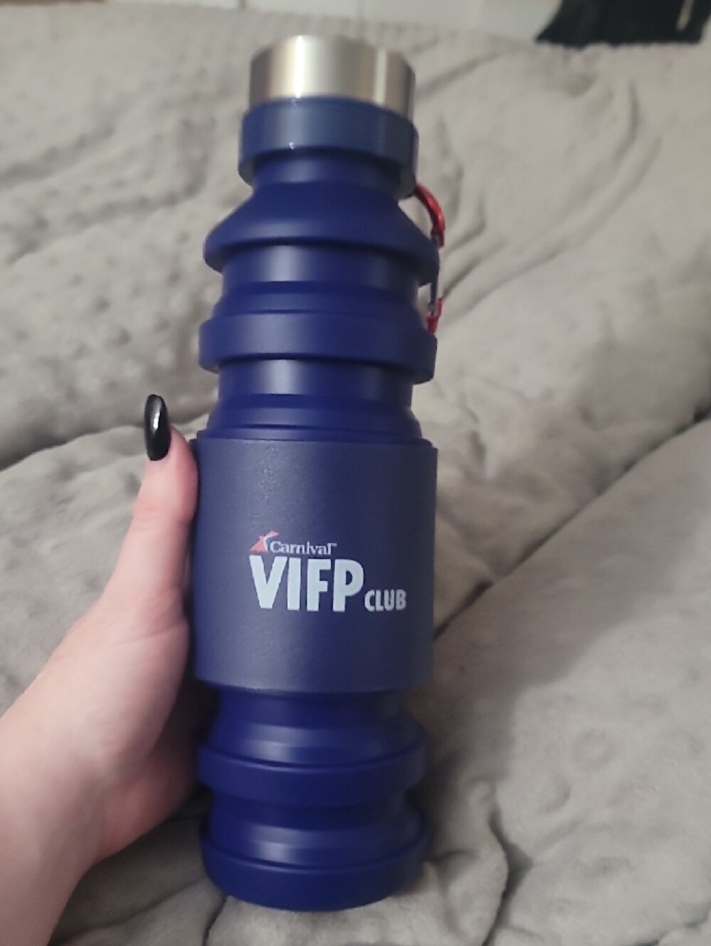 Carnival VIFP Club Navy Extendable Water Bottle, New.